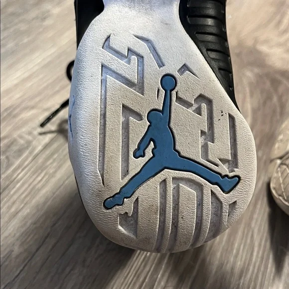 Jordan Retro Black and White High-Tops Size 4.5Y - Picture 6 of 8